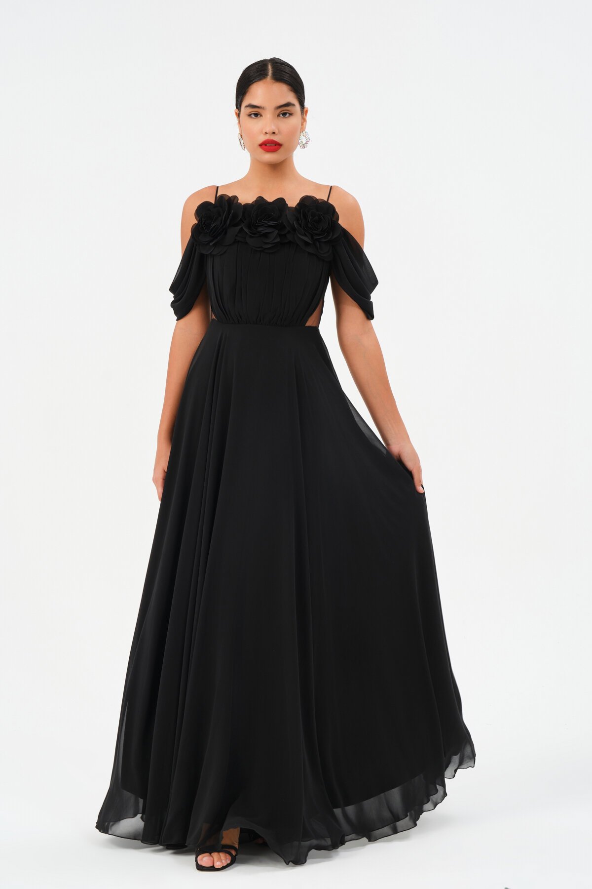 Çiçek Detaylı Omzu Düşük Elbise - 1500