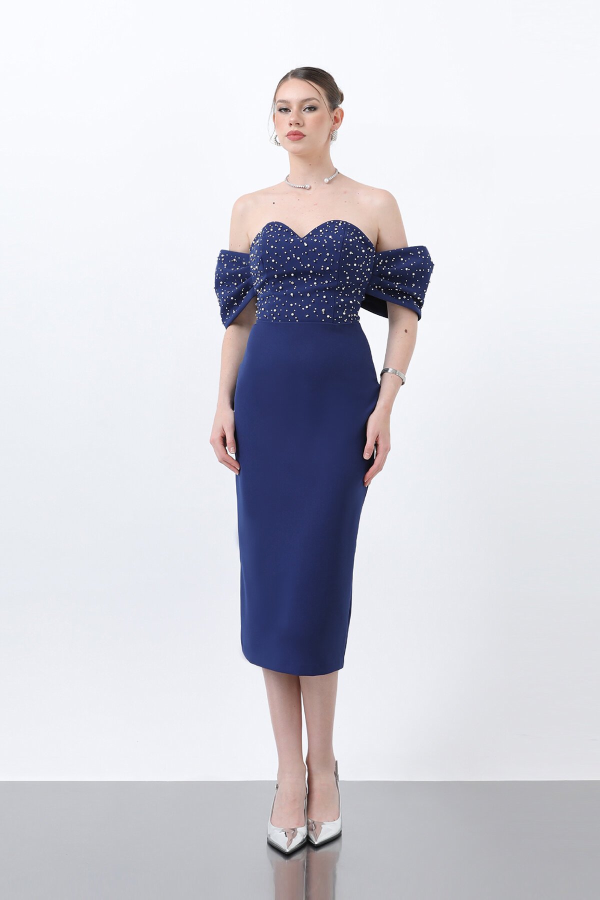 Kol Detaylı İncili Midi Elbise - 1823