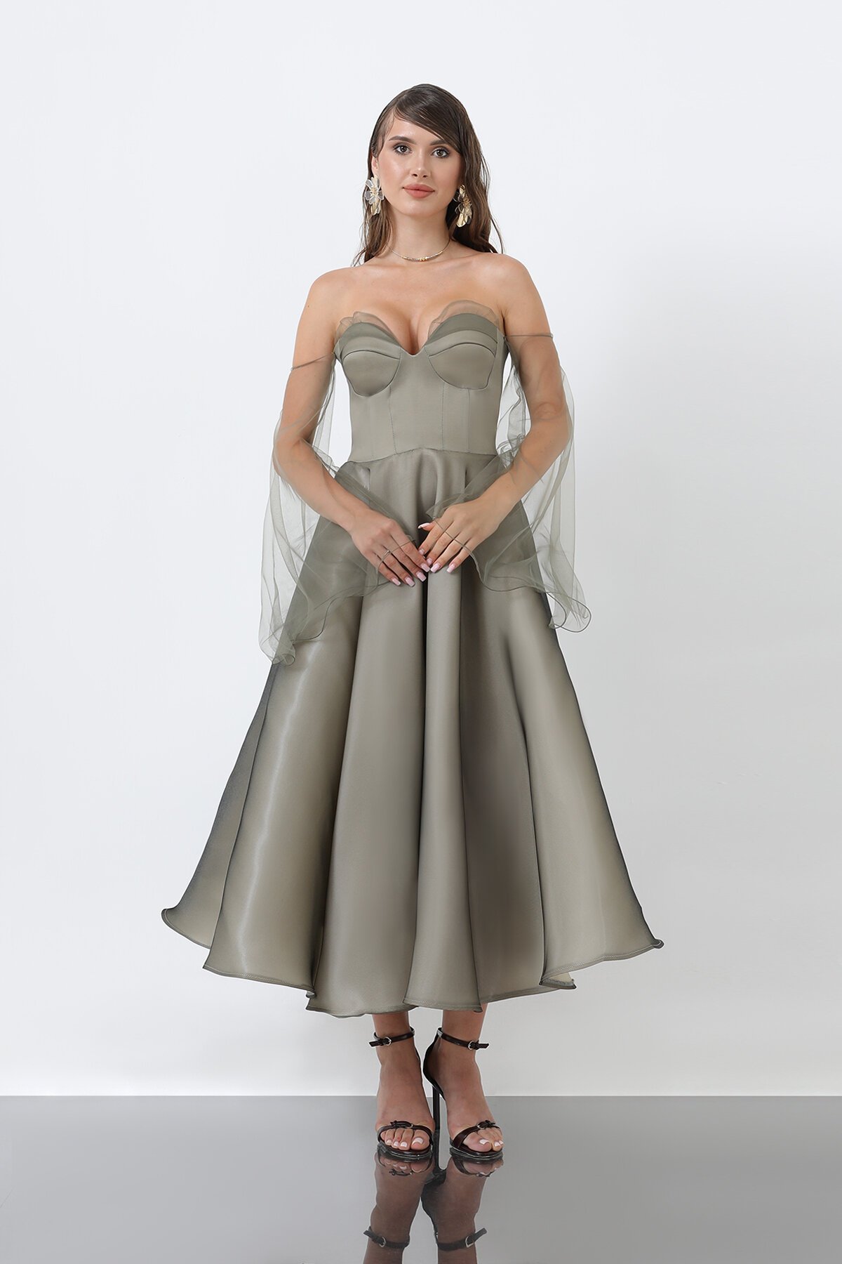 Kalp Yaka Tül Detaylı Elbise - 1818