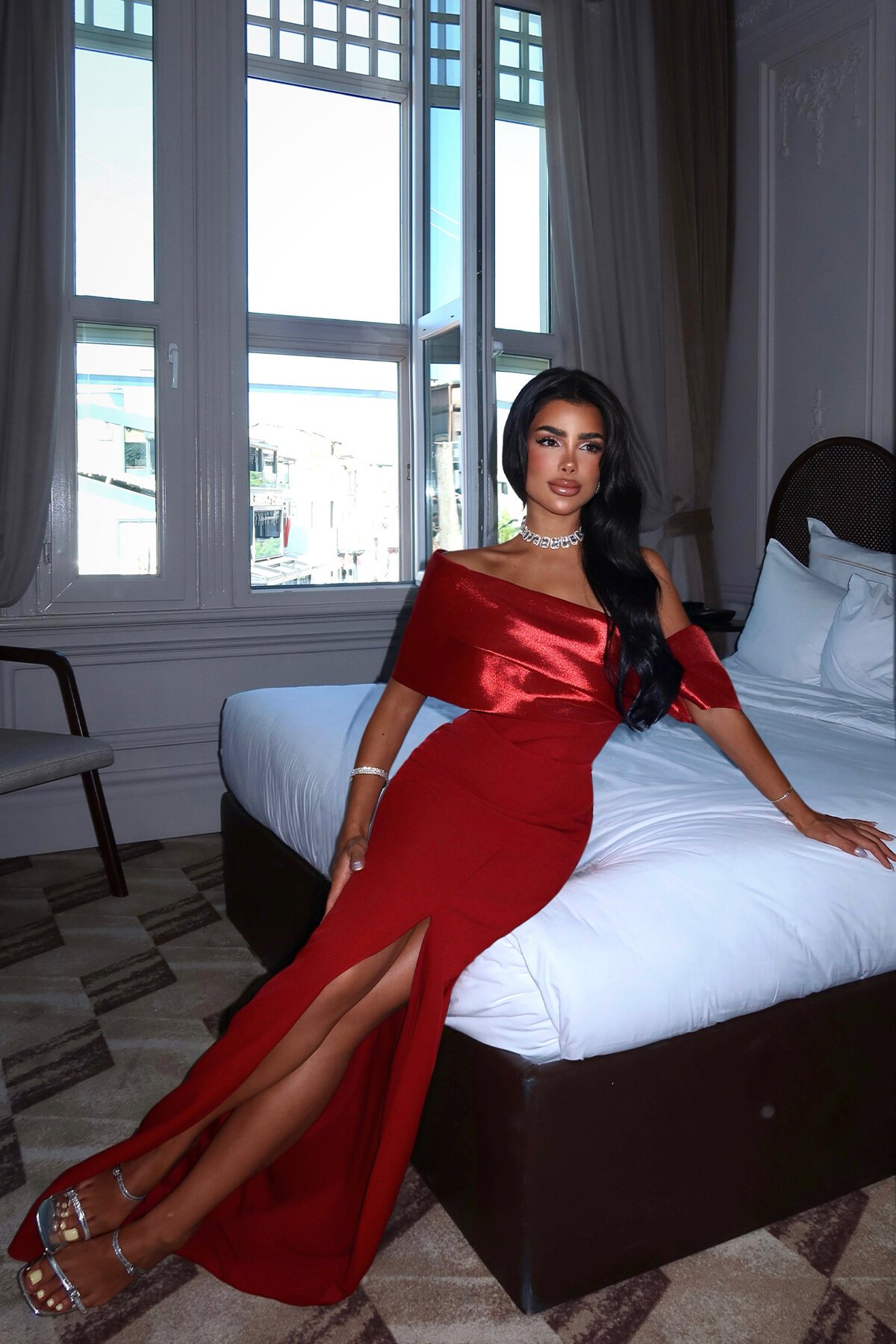 Kayık Yaka Yırtmaçlı Elbise - 1889