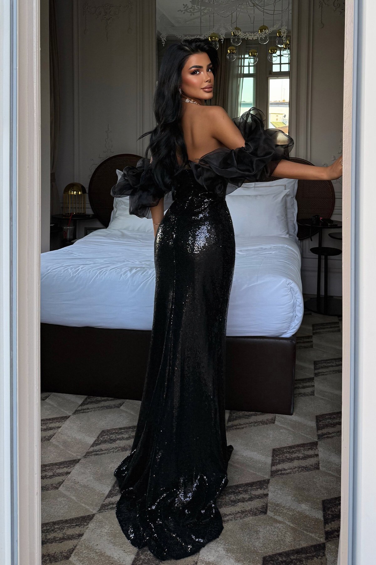 Kol Detaylı Payetli Uzun Elbise - 1720