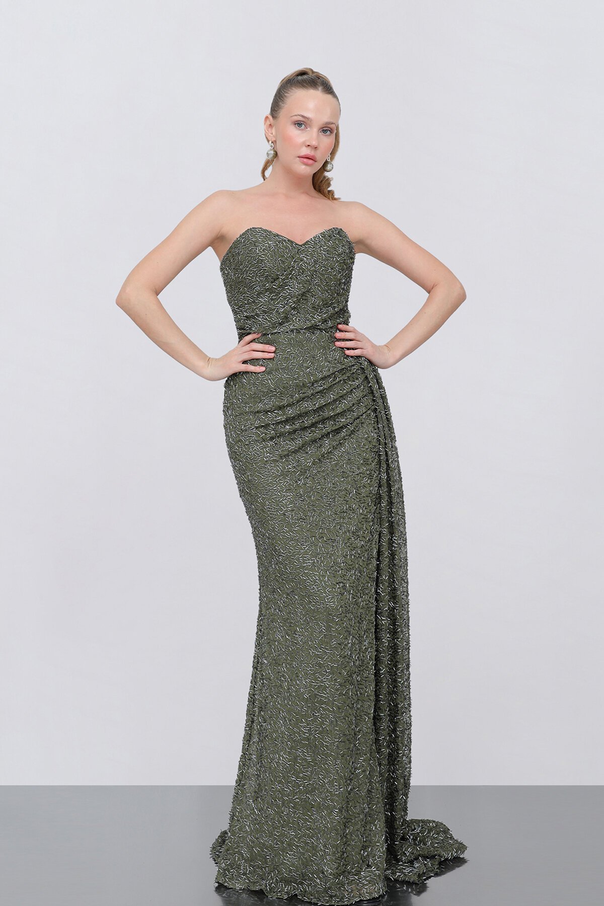 Straplez Payetli Yırtmaçlı Elbise - 1762