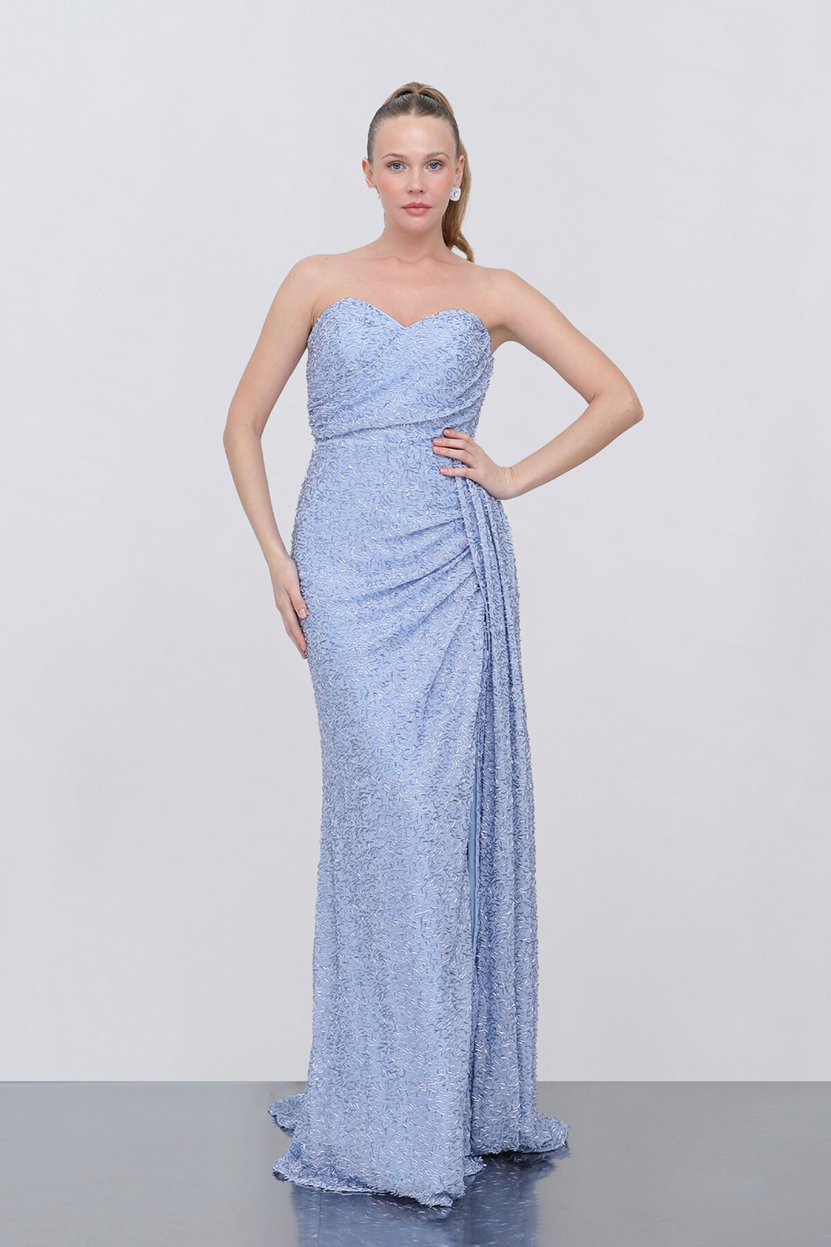 Straplez Payetli Yırtmaçlı Elbise - 1762