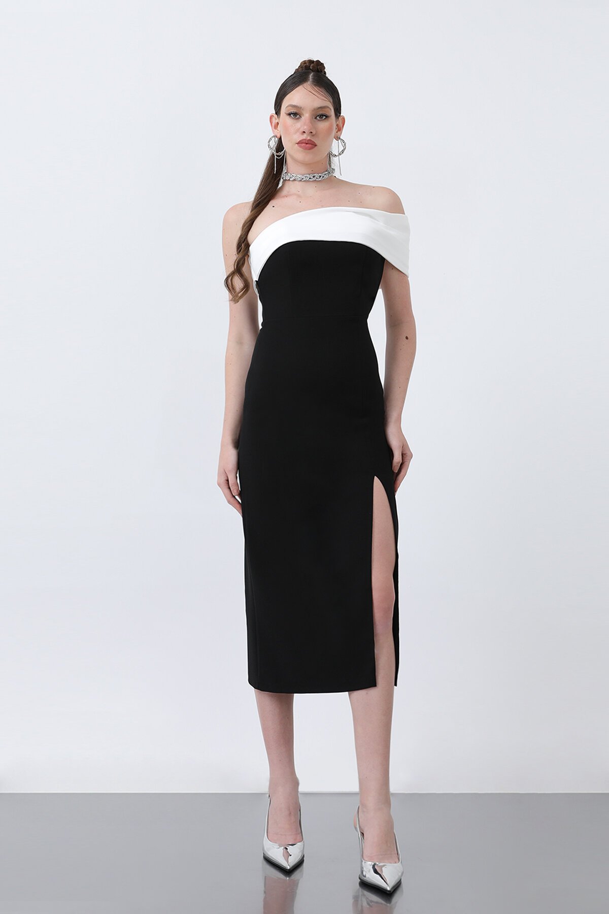 Tek Omuzlu Kayık Yakalı Yırtmaçlı Midi Elbise - 1816