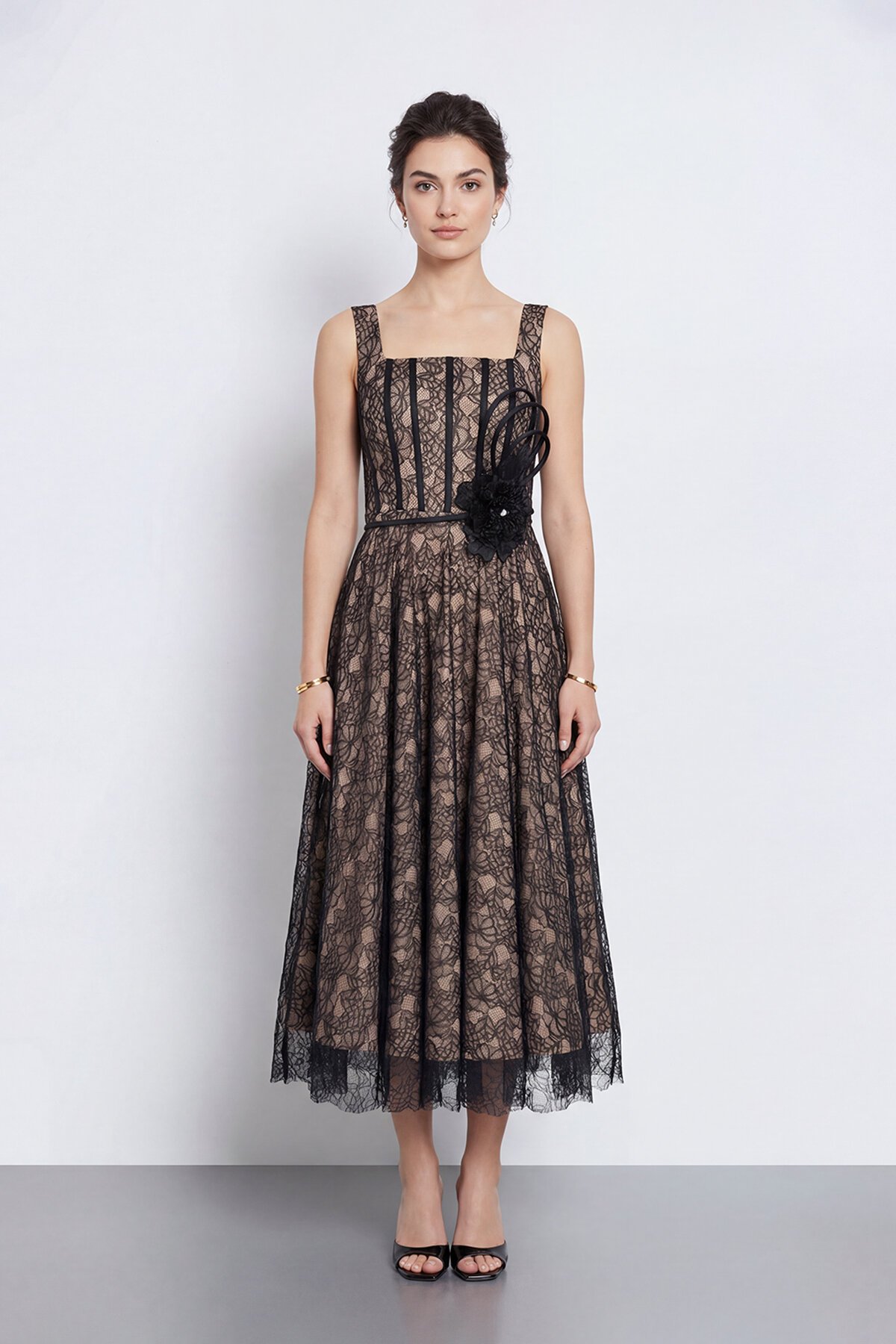 Çiçek Aksesuarlı Dantel Abiye - 2086