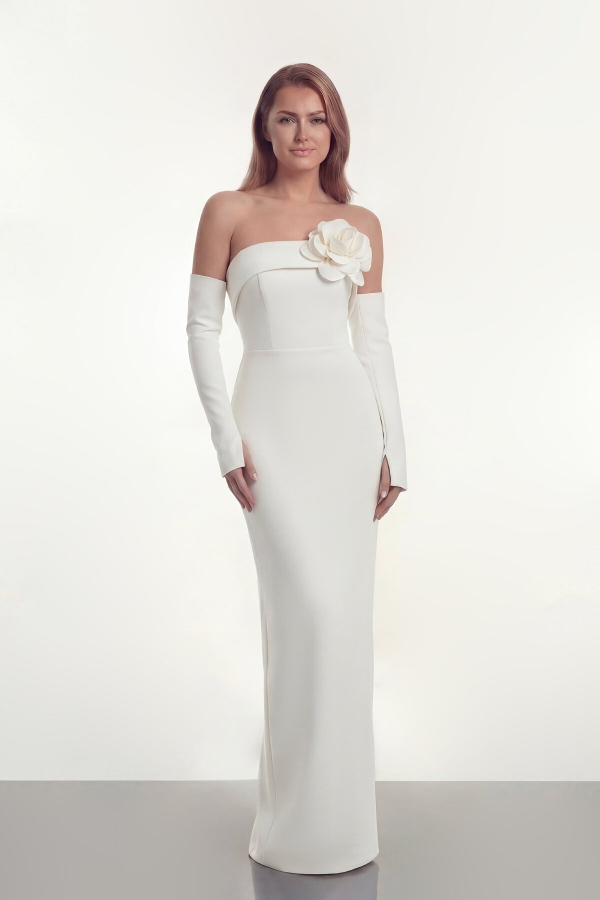 Çiçek Aksesuarlı Straplez Uzun Elbise - 2023