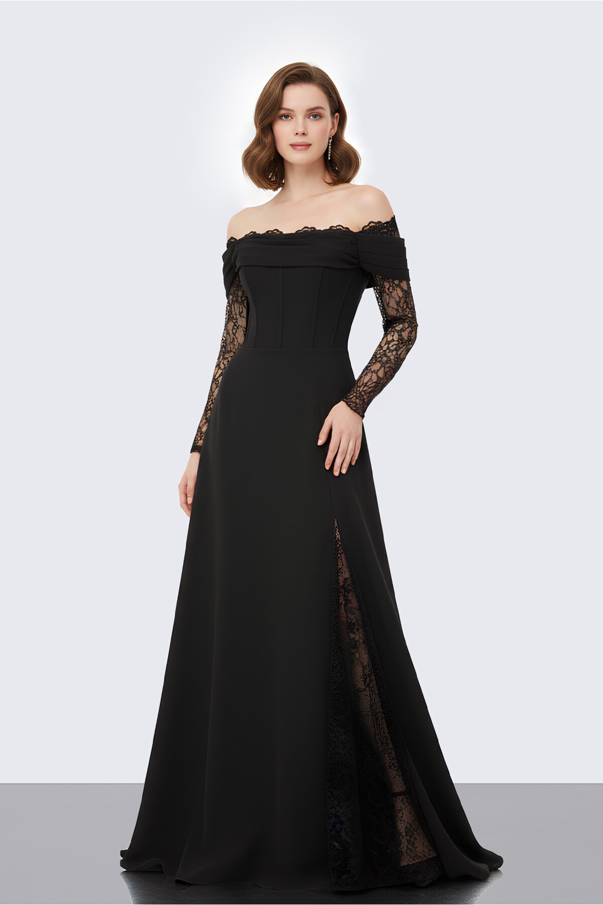 Dantel İşlemeli Yırtmaçlı Uzun Elbise - 2026