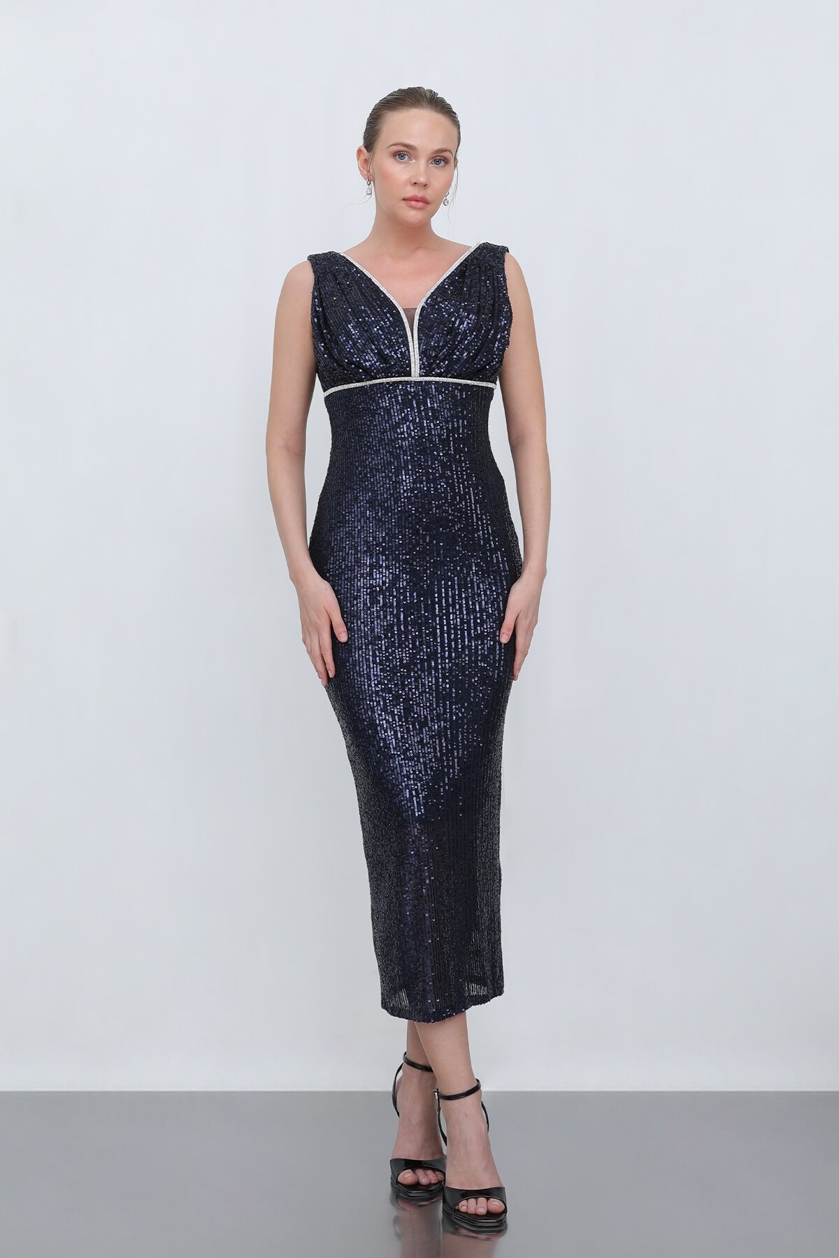 Göğüs Detaylı Payetli Midi Elbise - 1706