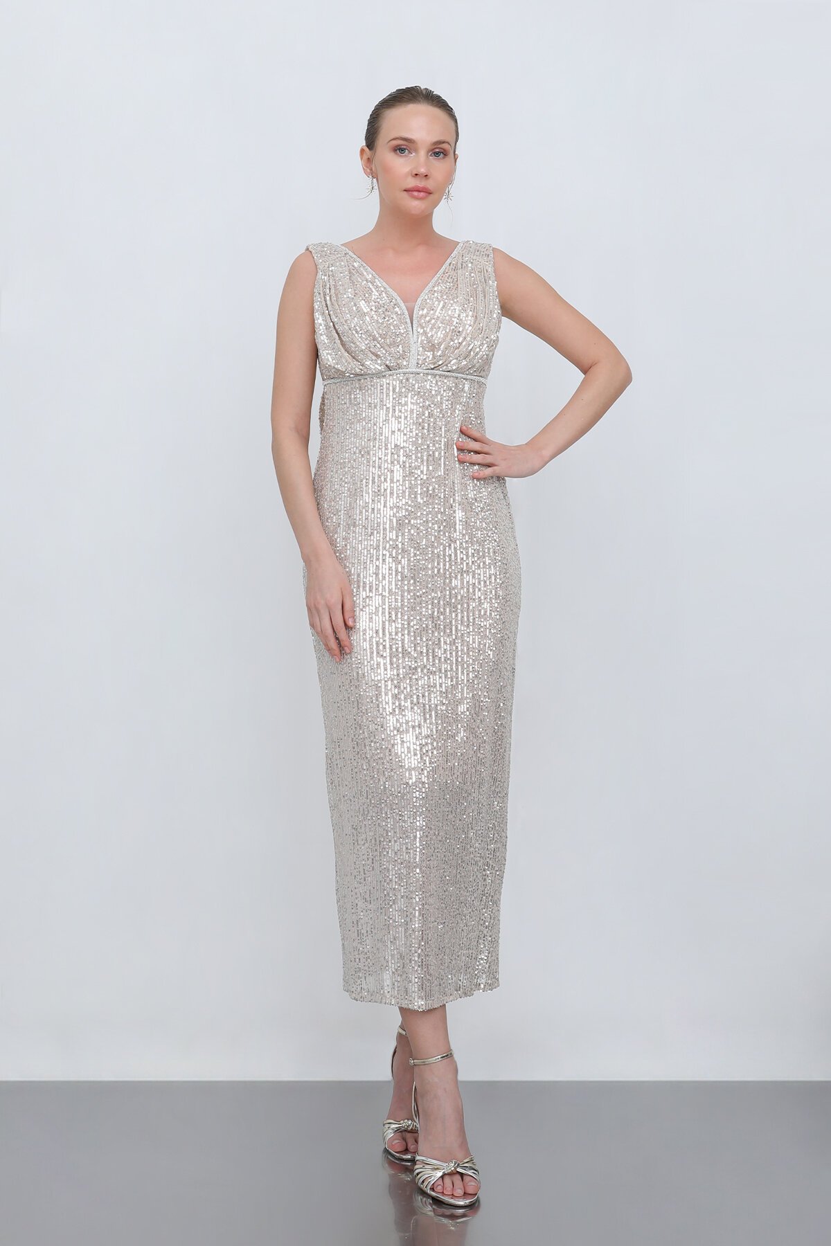 Göğüs Detaylı Payetli Midi Elbise - 1706