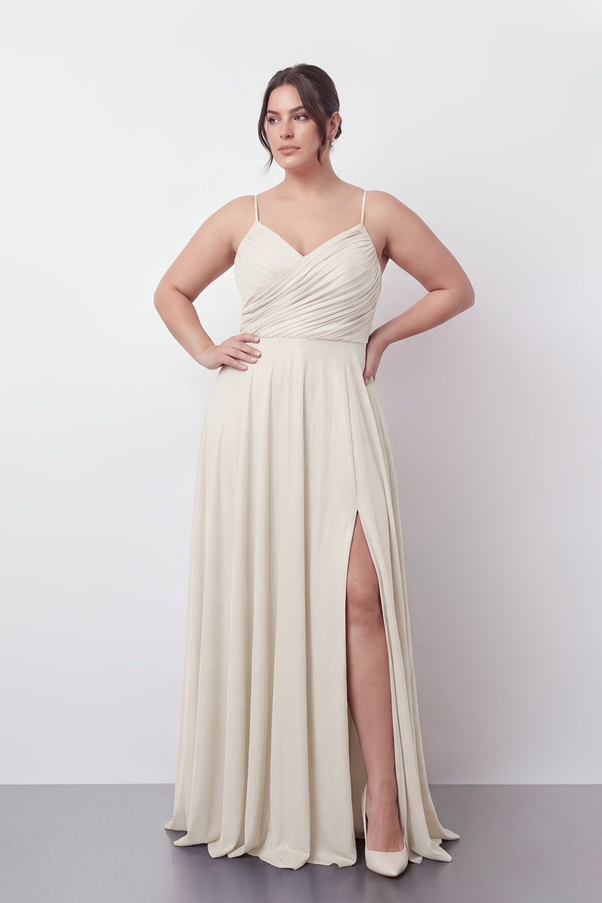 Işıltılı Büzgü Detaylı Büyük Beden Yırtmaçlı Elbise - 2057