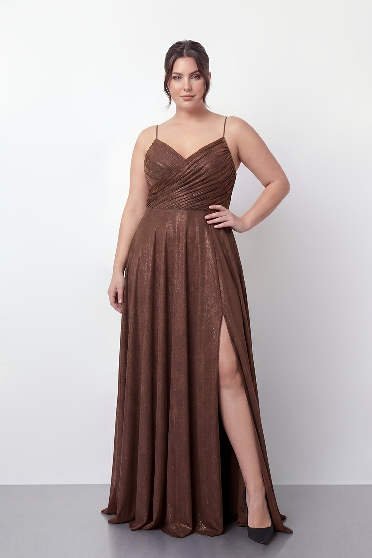 Işıltılı Büzgü Detaylı Büyük Beden Yırtmaçlı Elbise - 2057