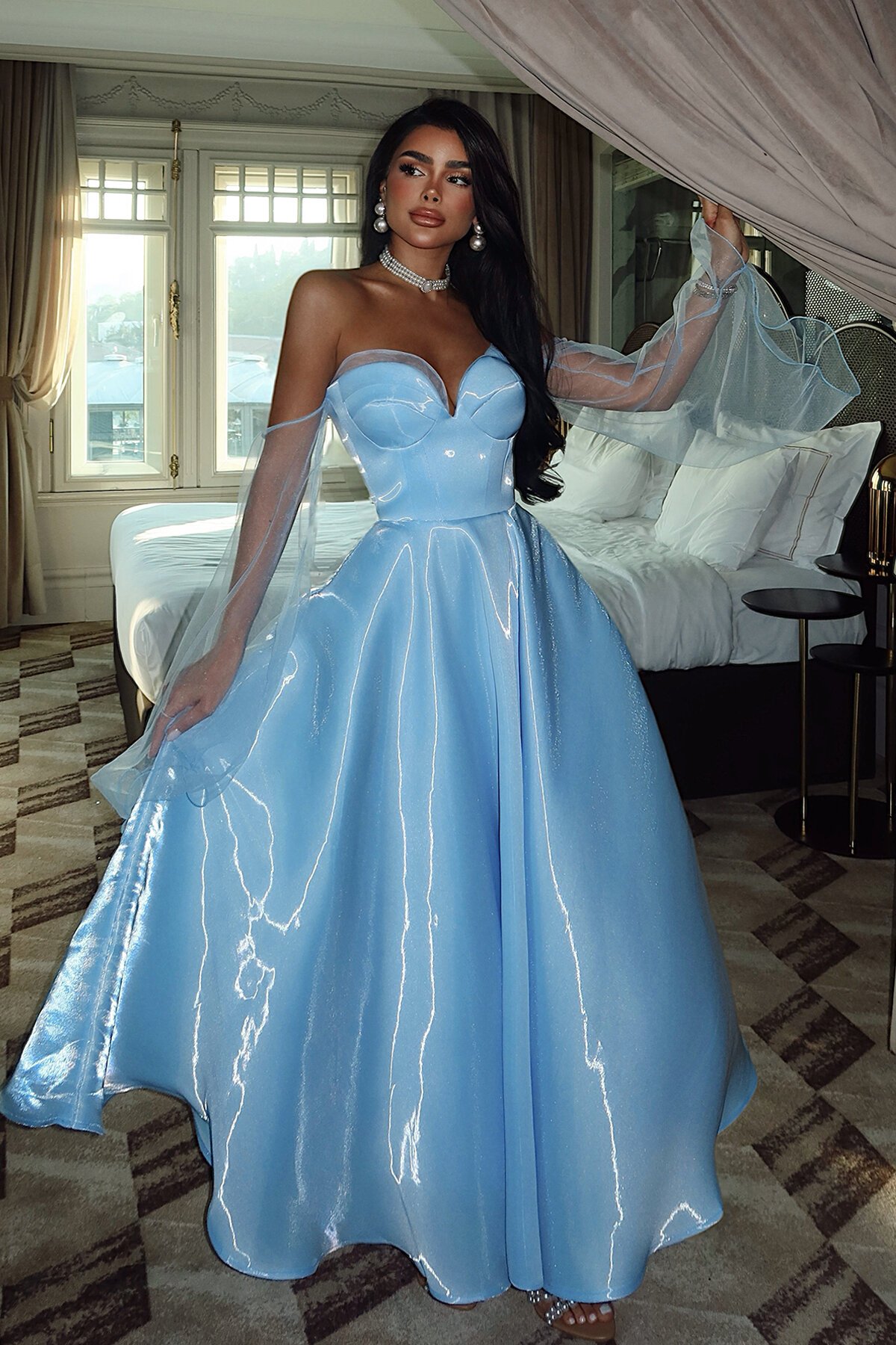 Kalp Yaka Tül Detaylı Elbise - 1818