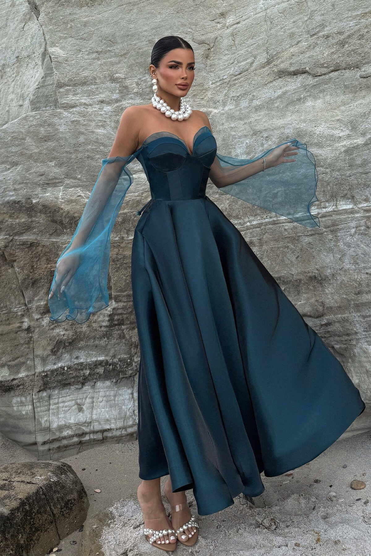 Kalp Yaka Tül Detaylı Elbise - 1818