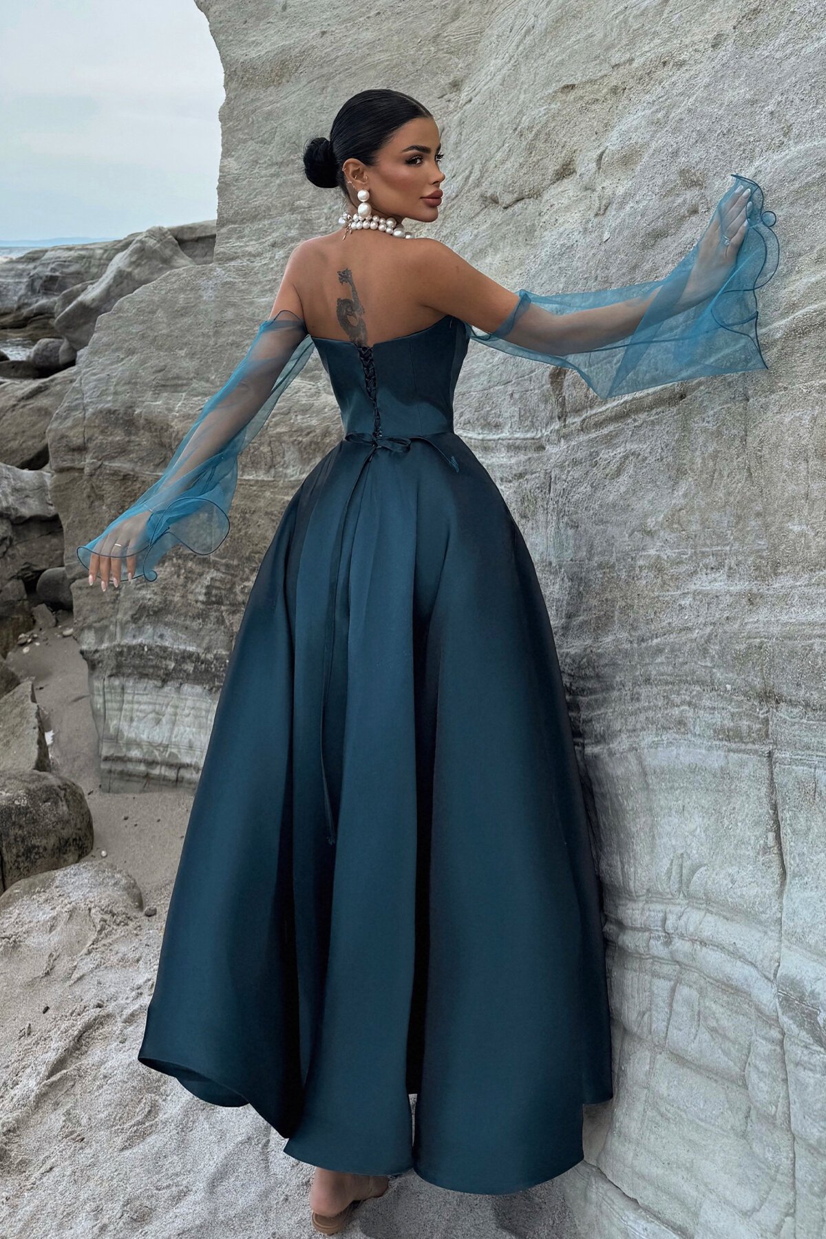 Kalp Yaka Tül Detaylı Elbise - 1818