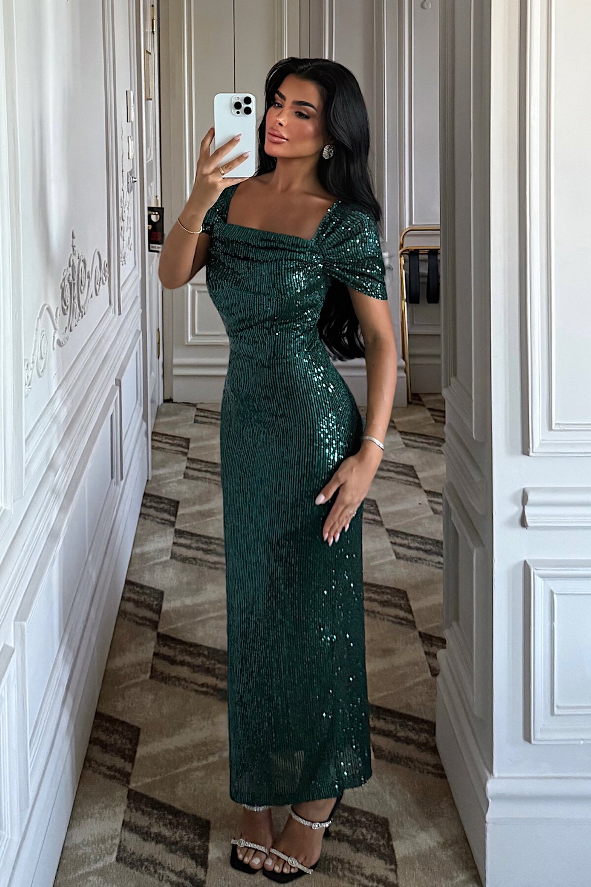 Kayık Yaka Payetli Yırtmaç Detaylı Elbise - 1708