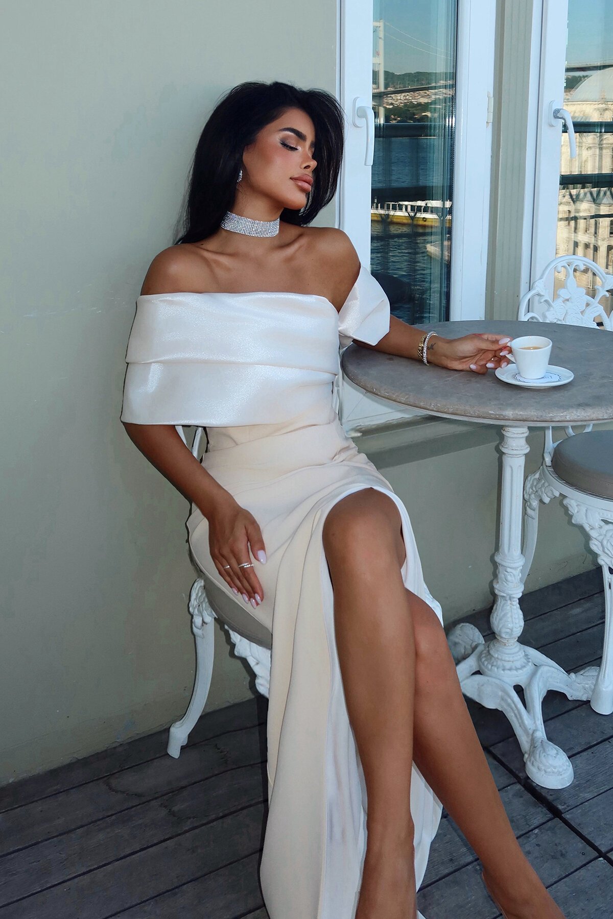 Kayık Yaka Yırtmaçlı Elbise - 1889