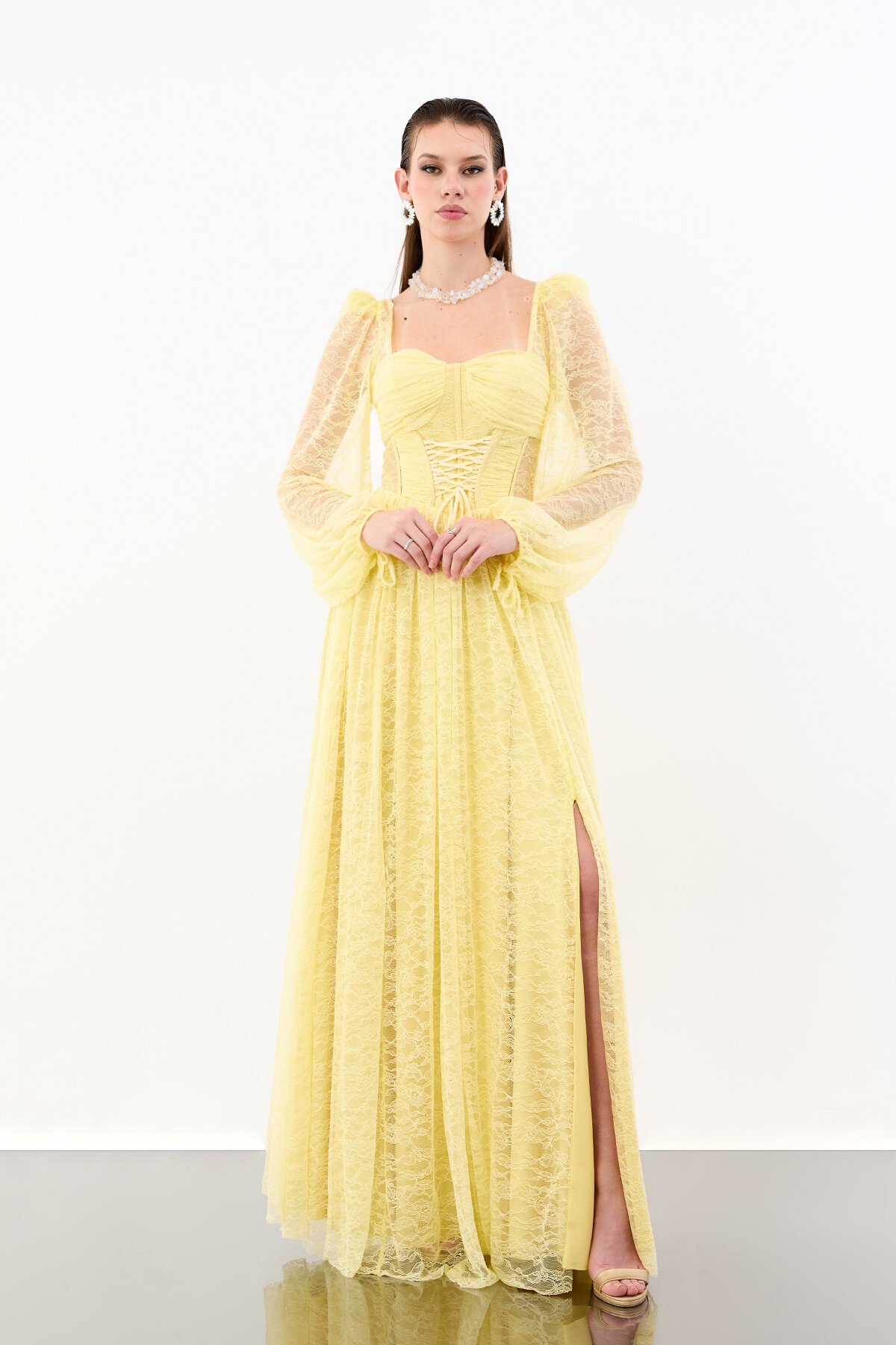 Korse Detaylı Dantelli Yırtmaçlı Elbise - 1946