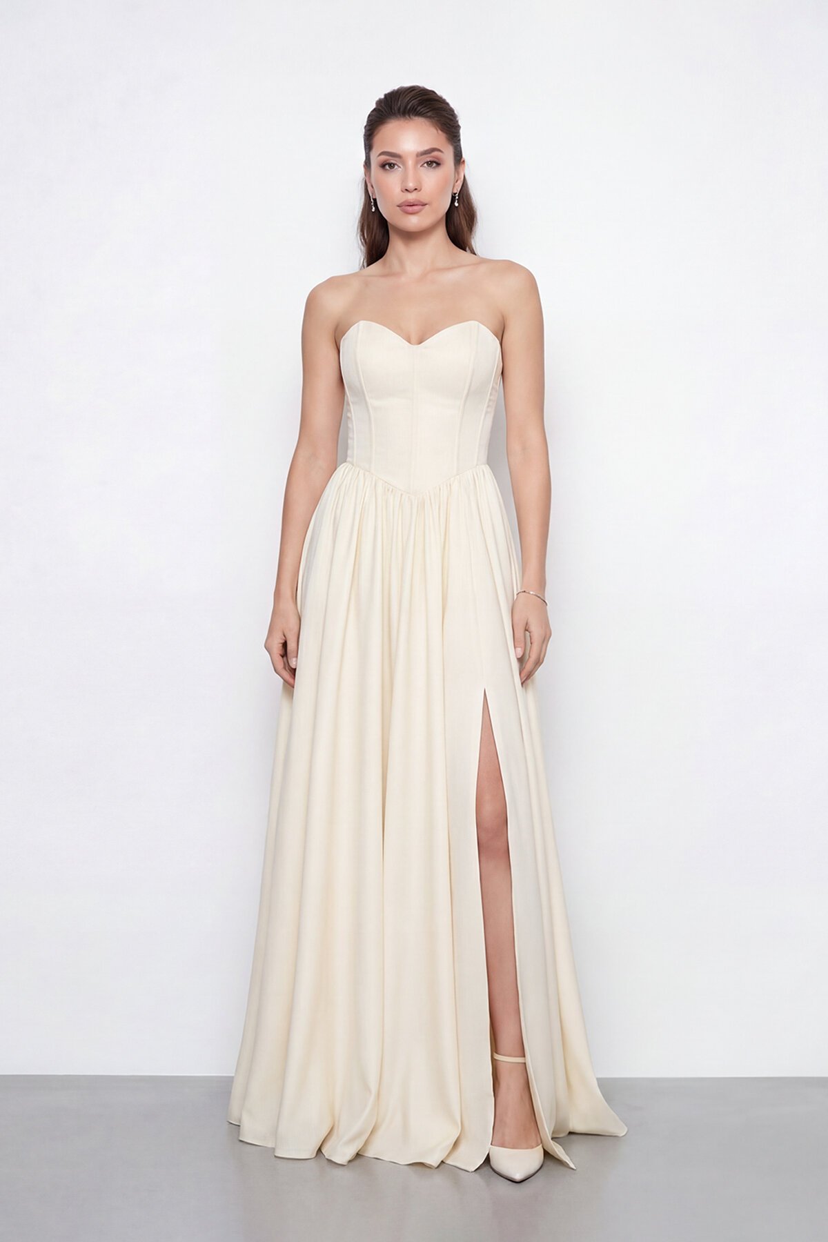 Korse Detaylı Yırtmaçlı Straplez Abiye - 2085