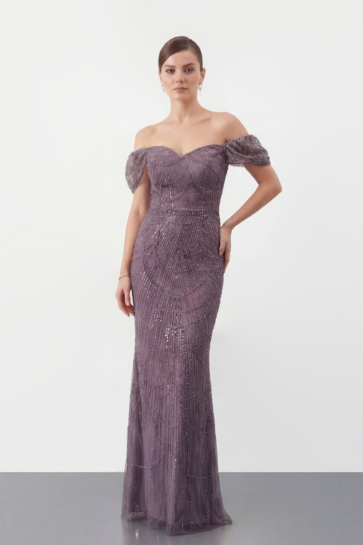 Omuz Açık Tül Kollu İşlemeli Uzun Abiye - 2132