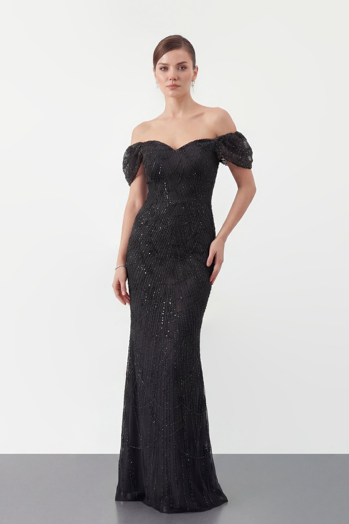 Omuz Açık Tül Kollu İşlemeli Uzun Abiye - 2132