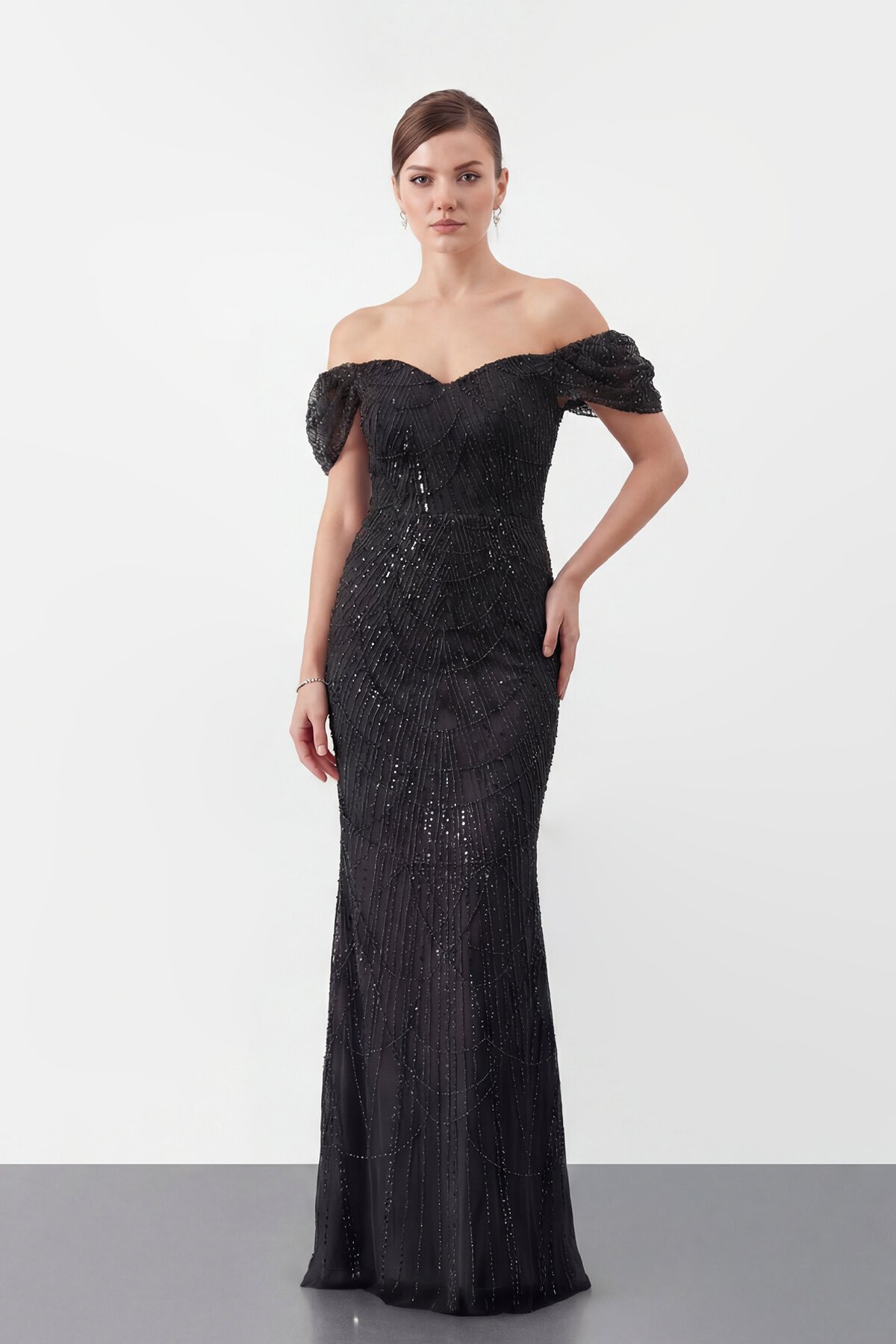 Omuz Açık Tül Kollu İşlemeli Uzun Abiye - 2132