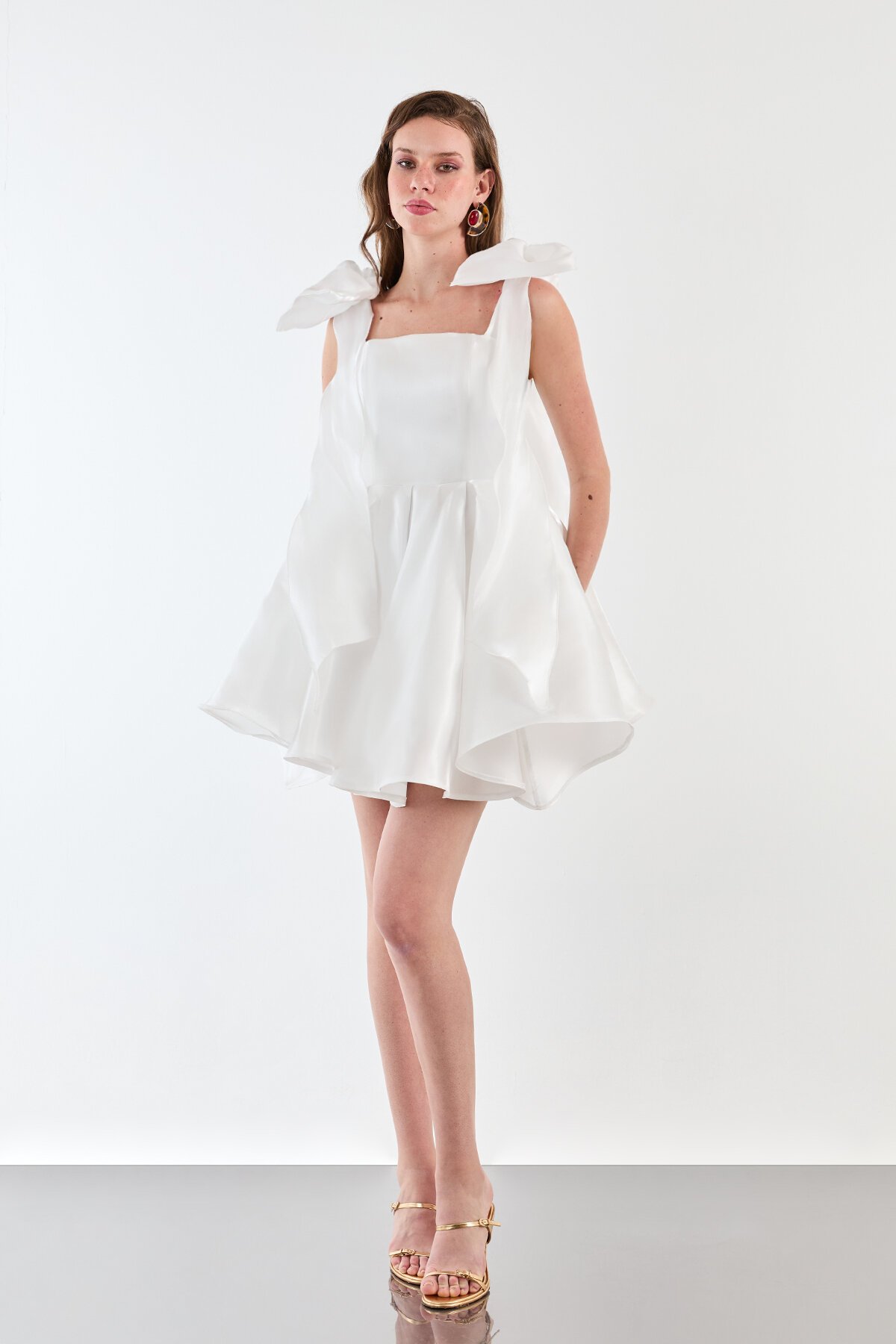 Omuzları Fiyonk Detaylı Mini Elbise - 1812