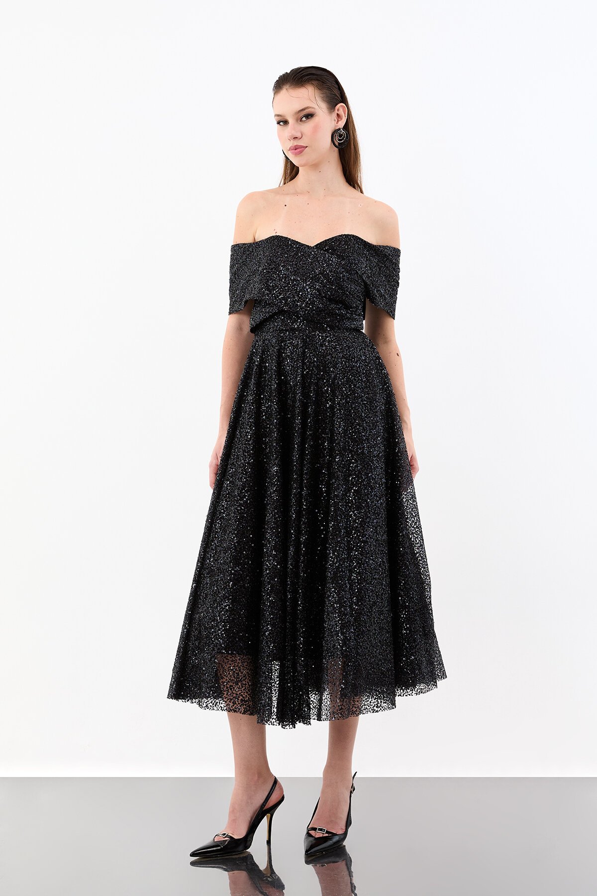 Sim Detaylı Düşük Omuz Abiye - 1967