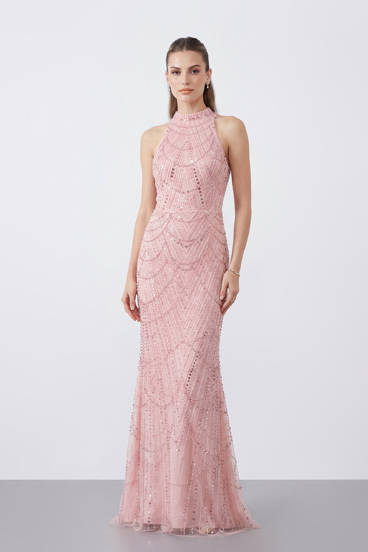 Tamamı İşlemeli Halter Yaka Uzun Abiye - 2137