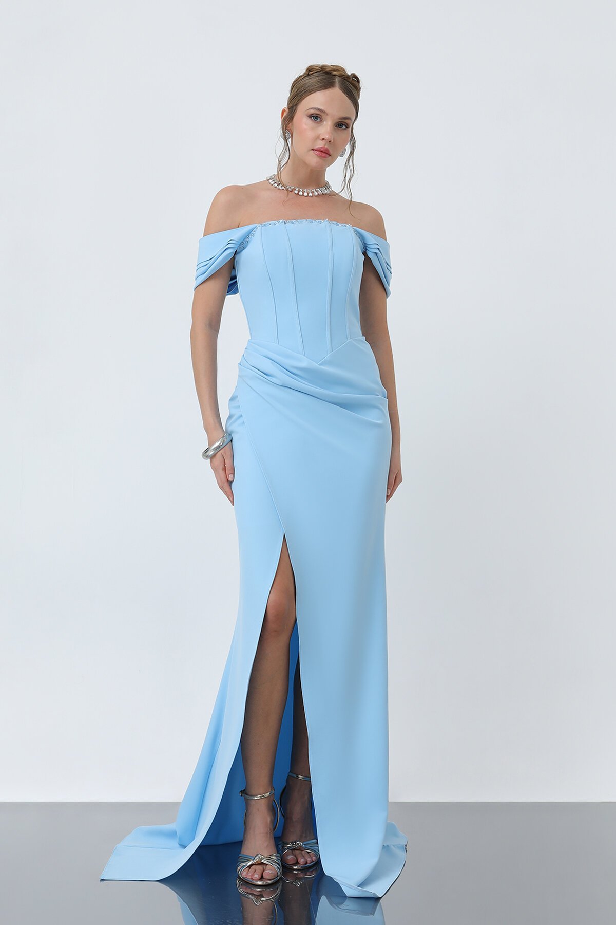 Yırtmaçlı Straplez Elbise - 1877