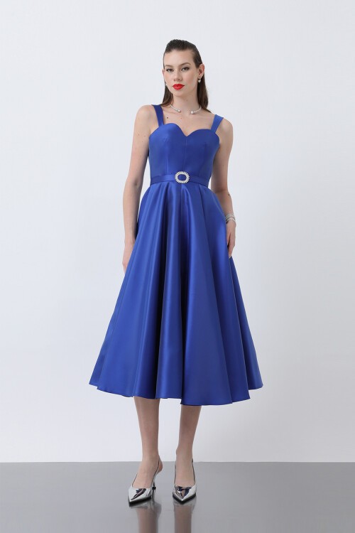 Kalp Yakalı Kemer Detaylı Midi Elbise - 1826