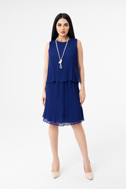 Kolye Detaylı Piliseli Midi Elbise - 653