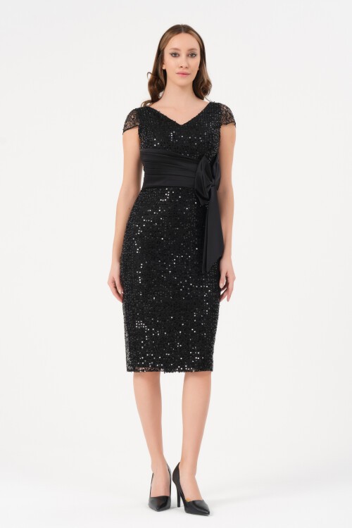 Payetli Kurdele Detaylı Midi Elbise - 1588