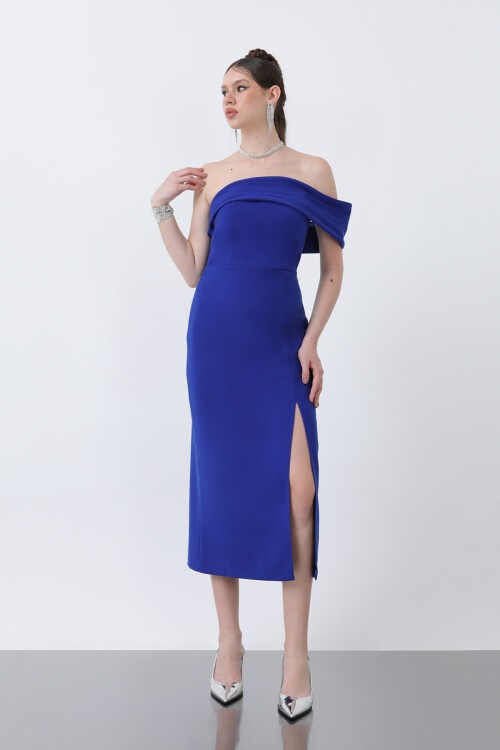 Tek Omuzlu Kayık Yakalı Yırtmaçlı Midi Elbise - 1816