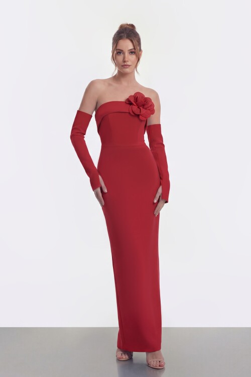 Çiçek Aksesuarlı Straplez Uzun Elbise - 2023