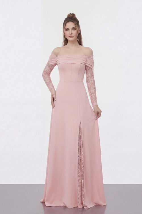 Dantel İşlemeli Yırtmaçlı Uzun Elbise - 2026