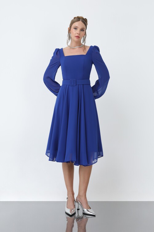 Kare Yaka Kemerli Şifon Elbise - 1916