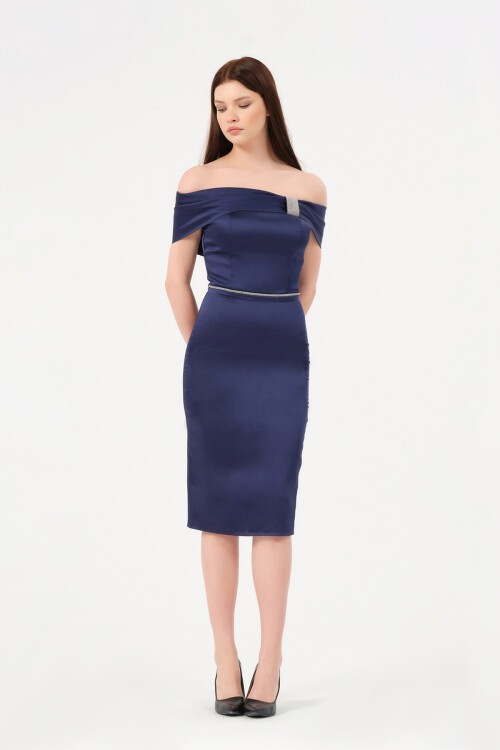 Taş Detaylı Kayık Yaka Midi Elbise - 1522