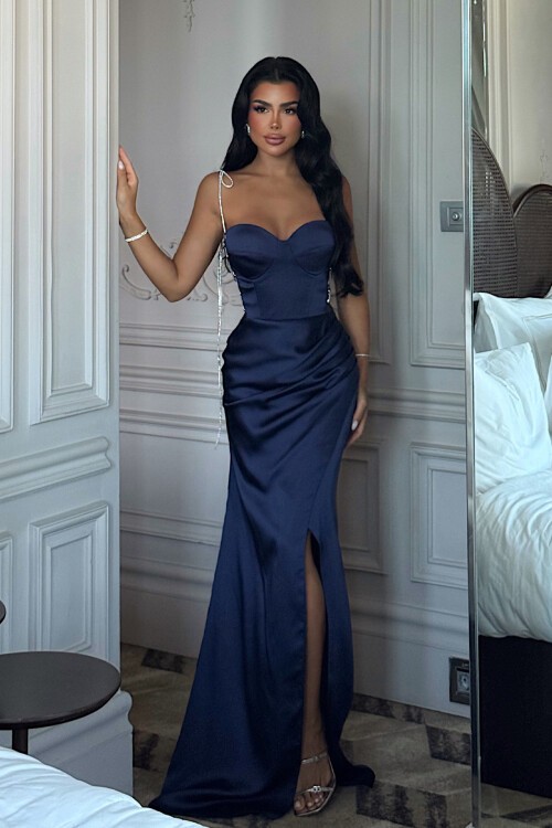 Zincir Askılı Yırtmaçlı Elbise - 1547